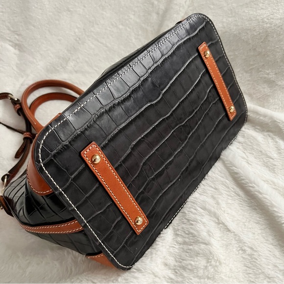 Black Crocodile Dooney & Bourke Zipper Satchel - Picture 7 of 15